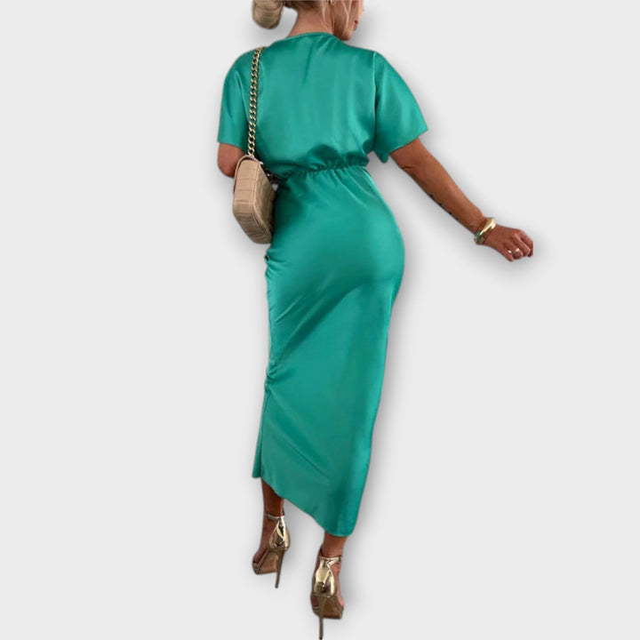 Sable - Maxi šaty s V výstřihem a křížovým uzlem z pevného saténu