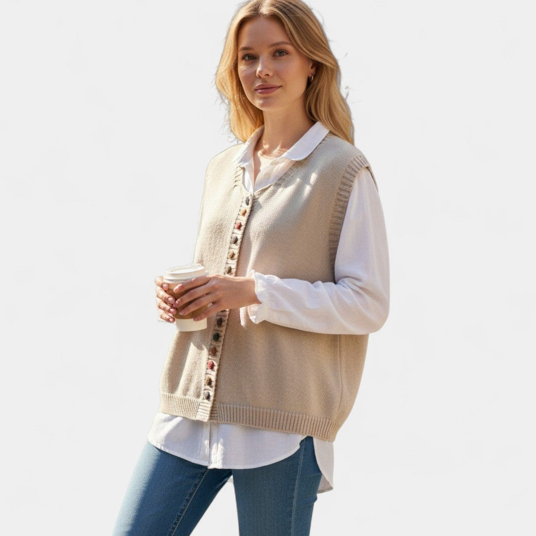 Karmen – Elegantní pletená vesta pro každodenní styl
