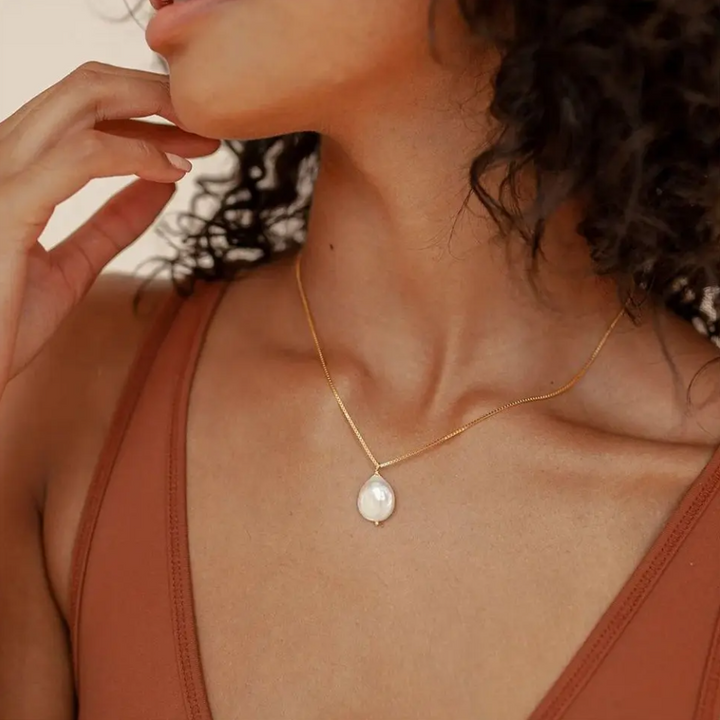 Meredith | Náhrdelník s perlovým přívěskem
